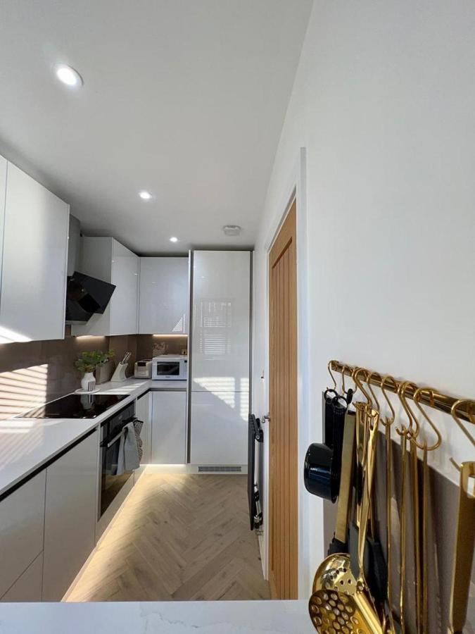 Charming 3-Bed House With 1 Parking Space 坎特伯雷 外观 照片